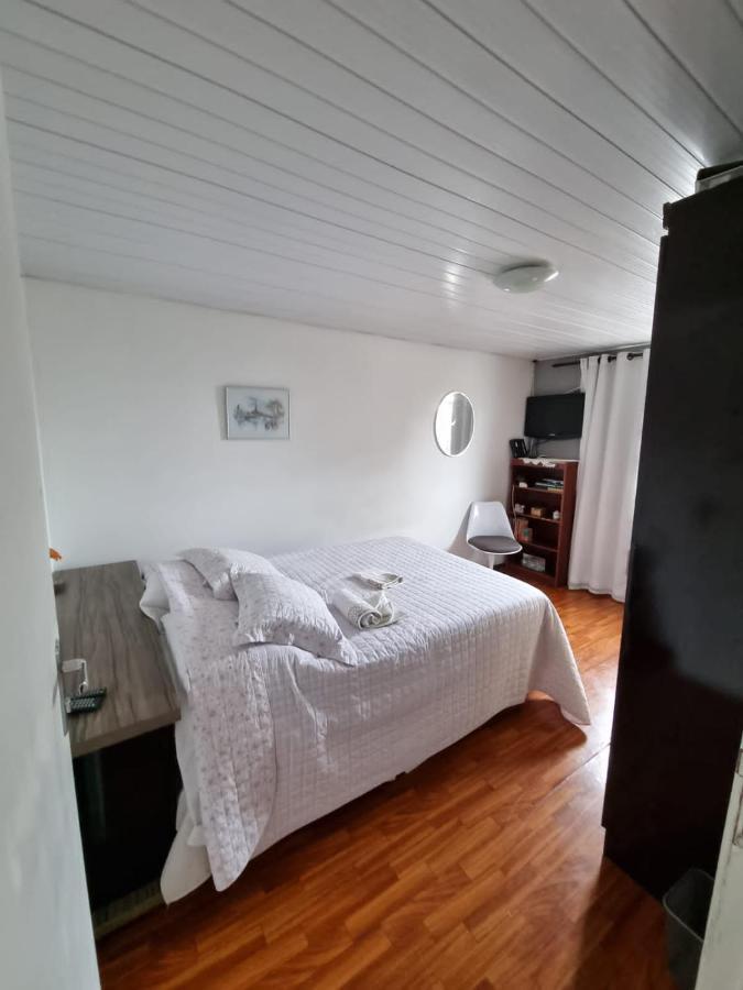Casa Klos - Quartos Amplos Куритиба Стая снимка